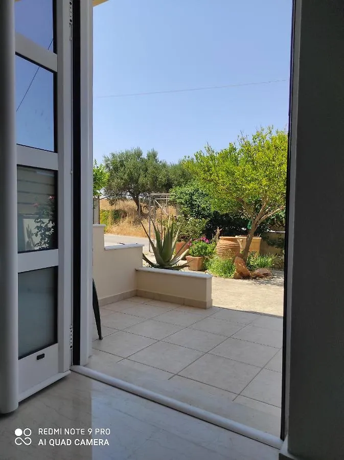 Studio Flower Skalanion Apartment